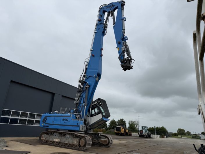 Liebherr R940 Demolition (35)