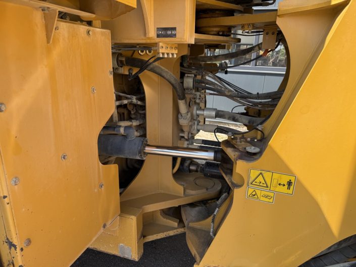 CAT 982M (25)