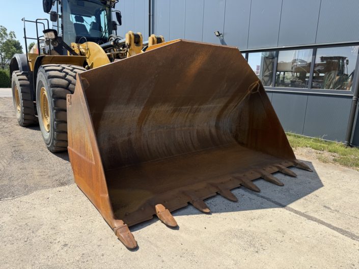 CAT 982M (3)