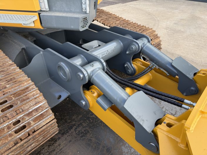 Liebherr R922LC car dismantler (19)