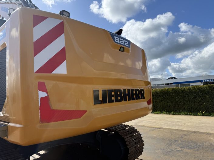Liebherr R922LC car dismantler (24)