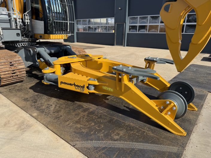 Liebherr R922LC car dismantler (35)