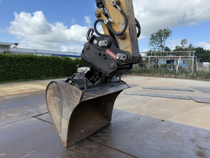 CAT 320E 2012 (3)