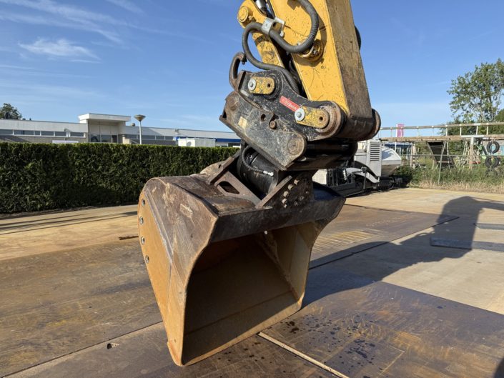 CAT 324E (15)
